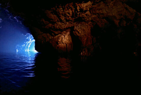 Baia del Buon Dormire e Grotta Azzurra - Cave entrance - BBOfItaly.it