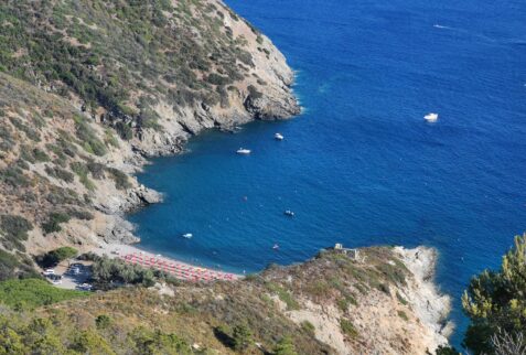 Punta Calamita ebiking - a beach that can be admired along the way - BBOfITaly.it