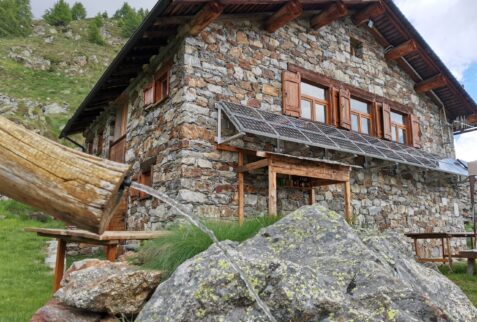 Rifugio Abate Carestia - Abbot Carestia refuge 02 - BBOfItaly.it