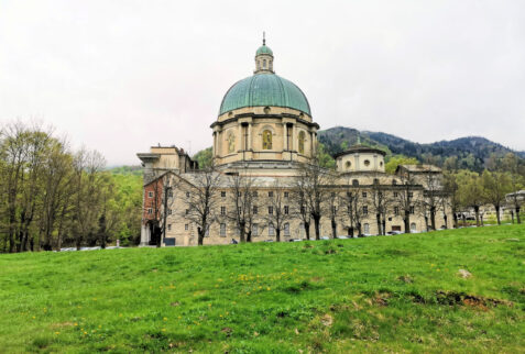 Santuario di Oropa - Basilica Superiore lateral view - BBOfItaly