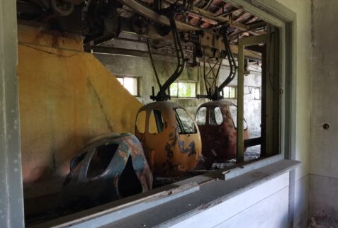 Viewpoint of Otro - Cabins of the old cable car of Otro viewpoint - BBOfItaly