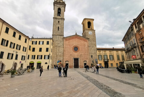 Bobbio - Piazza Duomo and Cattedrale di Santa Maria Assunta