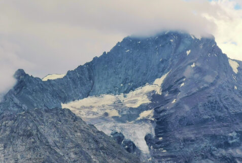 Pointe de la Pierre - a view of Grivola with its Nomenon glacier