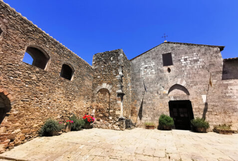 Montemerano – San Giorgio church and its square