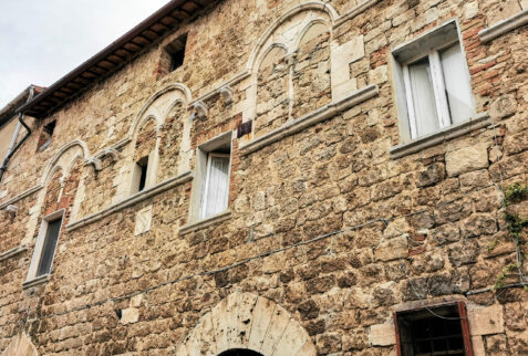 Magliano – front face of Palazzo di Checco il Bello