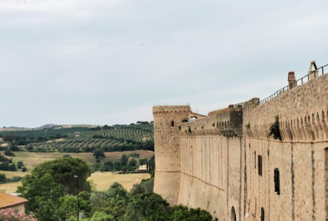 Magliano – boundary wall and surrounding landscape