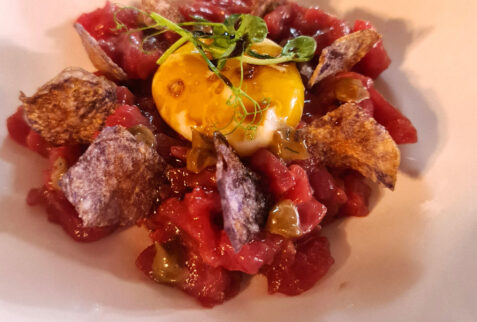 Fresh meat tartare with raw egg