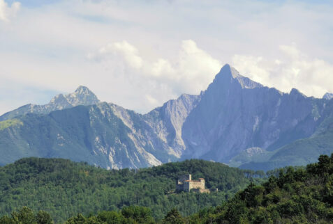 Pizzo d’Uccello – Castello dell'Aquila and the background of Pizzo d'Uccello north wall