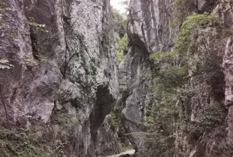 Pizzo d’Uccello – Solco di Equi rocky carved entry gate