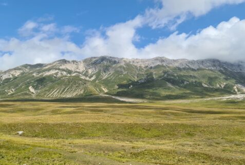 Campo Imperatore upland and its mountain chain