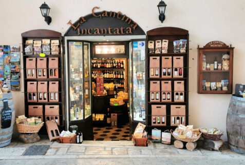 Pitigliano – La Cantina Incantata a fantastic wine cellar