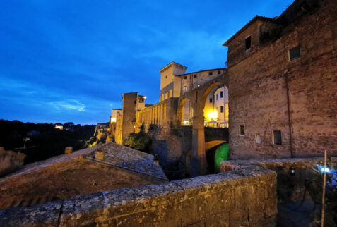 Pitigliano – the magical hamlet during sunset