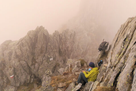 Passo della Crocetta – crouched at the pass shrouded by clouds