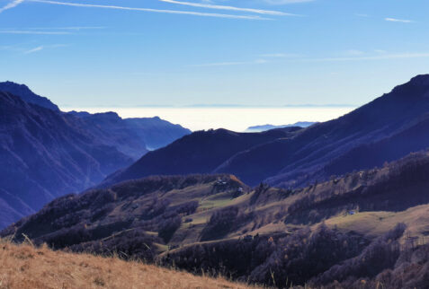 San Calimero – from Zucco del Falò foreshortening on the sea of clouds floating on Pianura Padana