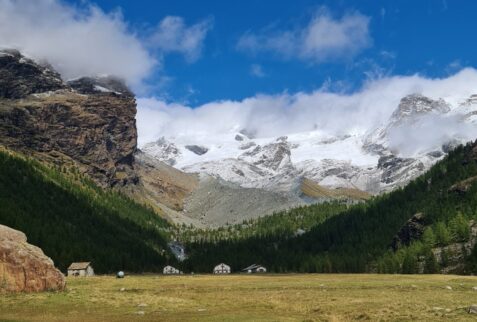 Val d'Ayas - Pian di Verra and its view on Monte Rosa