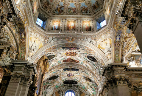 Bergamo – glimpse on the inside of Basilica di Santa Maria Maggiore