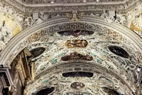 Bergamo – detail of the inside of Basilica di Santa Maria Maggiore