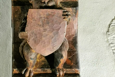 Castello di Sarriod de La Tour – a mythical wooden figure in Sala delle Teste