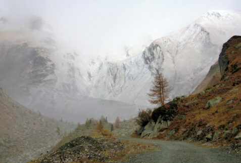 Val Ferret Rifugio Elena – the dirt road to the Rifugio Elena