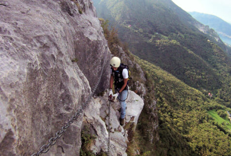 Ferrata Gamma 1 Lecco – a horizontal part of Ferrata where you can have a little bit of rest