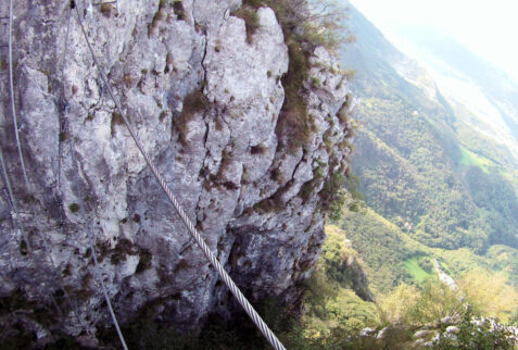 Ferrata Gamma 1 Lecco – the scary and tricky Tibetan bridge which crosses a gully