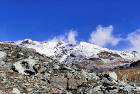 Val d’Ayas Monte Rosa – huge boulders moved by the glacier and now visible after the ice shrinkage