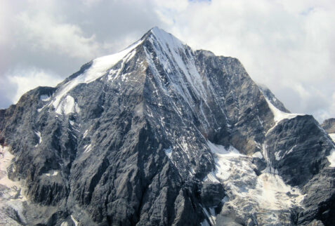 Solda Passo del Madriccio – on the right hand side of the ridge, the mighty north wall of Gran Zebrù