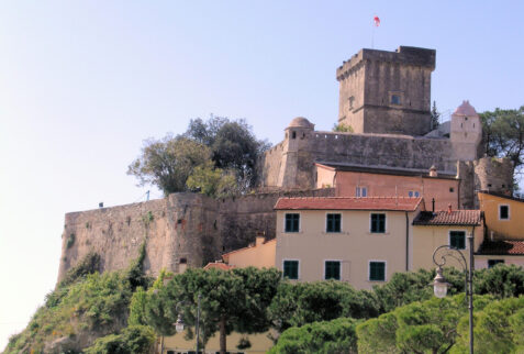 Porto Venere Liguria – Castello di San Terenzo in Lerici village