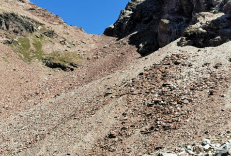 Bivacco Chentre Bionaz – going up to Passo Dazalou