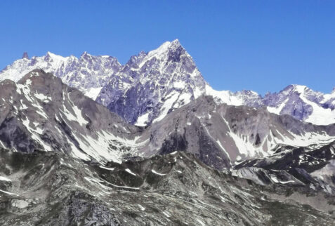 Monte Rosso di Vertosan – Grand Jorasses seen from the top