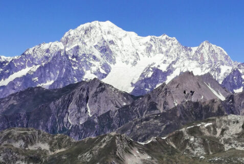 Monte Rosso di Vertosan – Mont Blanc massive seen from the top