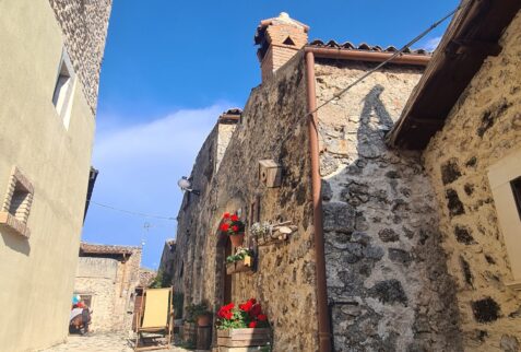 A glimpse of Santo Stefano di Sessanio - Abruzzo