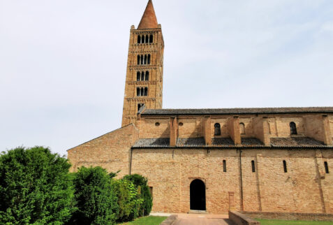 Pomposa Abbey - the chiostro area next to the Abbey - BBofItaly