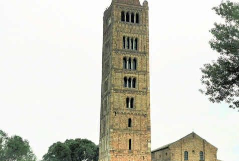 Abbazia di Pomposa – the Abbey enclosed in its environment - BBofItaly