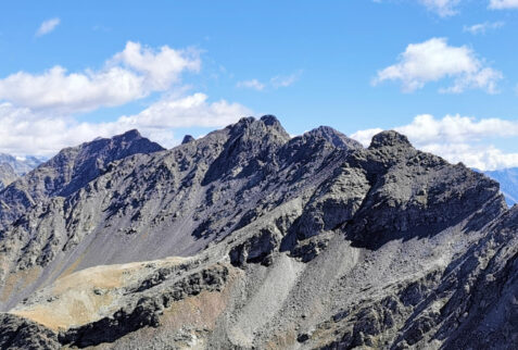 Becca di Viou – Téte d’Arpisson (2857 meters high) and Pointe de Cénevé (2922 meters high) seen from the top of Becca di Viou - BBofItaly