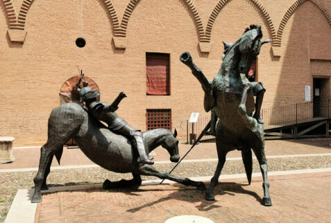 Castello Estense – in the courtyard inside the castle there are some modern sculptures representing epic and ancient battles – BBofItaly