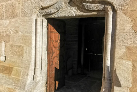 Castello di Saint Pierre – one of the particularly shaped entrance doors to the building – BBofItaly