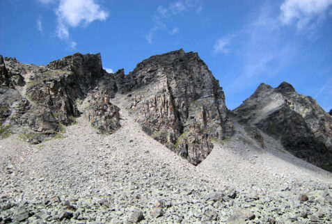 Rifugio Serristori – the environment that encompasses the Serristori shelter – BBofItaly