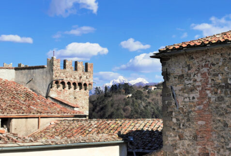 Castello di Fosdinovo – a glimpse of Fosdinovo Castle – BBofItaly