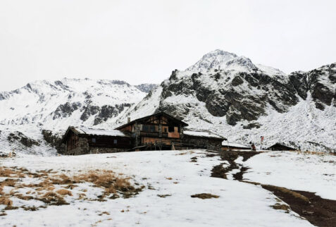 Fallere shelter – the shelter overhung by Mont Fallere – BBofItaly