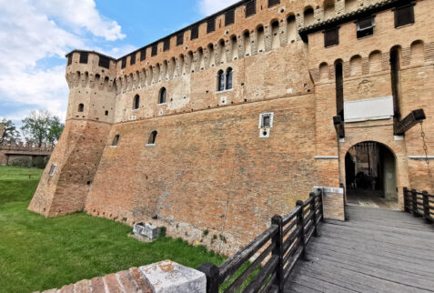 Gradara castle – the mighty main structure of the castle with its gate – BBofItaly