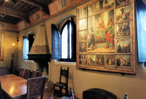 Gradara castle – a glimpse on a castle room – BBofItaly