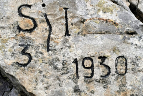 Passo del Notaro – the border between Italy (I) and Switzerland (S) marked on the rock at the pass – BBofItaly