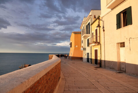 Termoli – strolling along the defensive walls of the old part of the city – BBofItaly