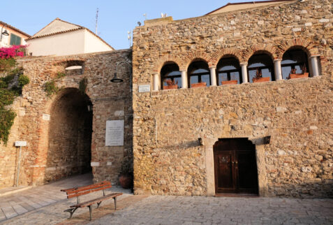 Termoli – on the left hand side one of the gates of the defensive structure of the old part of the city - BBofItaly