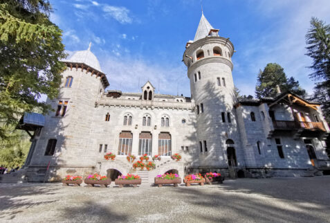 Castello Savoia – a glimpse of the castle – BBofItaly