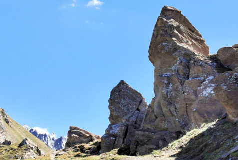 Vallone di Plontaz – some of the rocky towers that make the four teeth of Becca dei quattro denti – BBofItaly