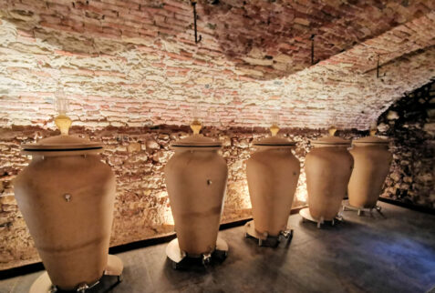 La Cantina del Castello – jars, a different method for aging the wine - BBofItaly