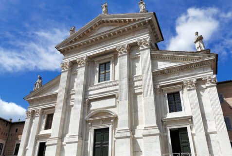 Urbino – the façade of the Cathedral – BBofItaly