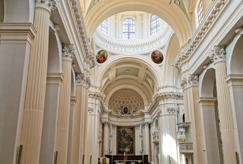 Urbino – the inside of the Cathedral – BBofItaly